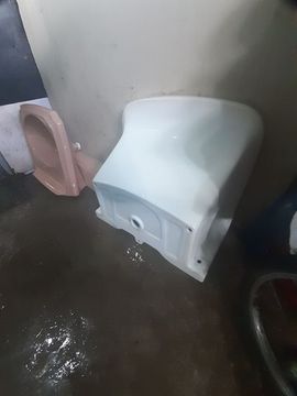 Tanque de porcelana da marca deca e celite