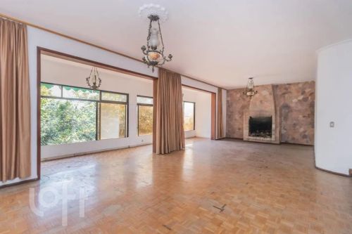 Casa à venda em Chácara das Pedras com 502 m², 4 quartos, 1 suíte, 5 vagas