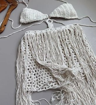 Vestido novo com franjas