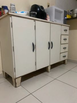 Balcão, Espelho e Guarda roupa 