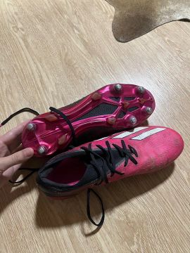 Chuteiras Adidas trava mista tamanho 39