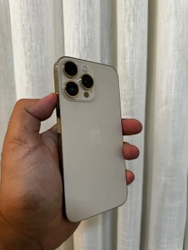 iPhone XR 128 GB na carcaça do 14 pro 