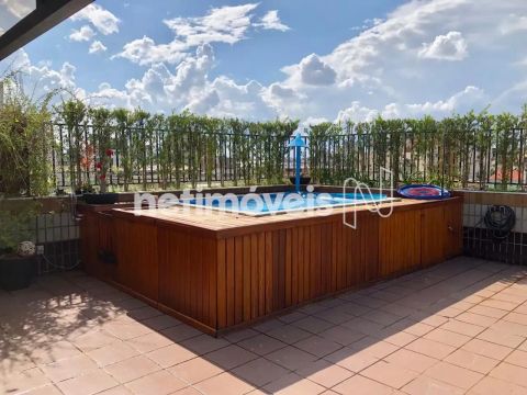 Apartamento à venda no bairro Padre Eustáquio, 215 m² com 4 dormitórios/quartos.