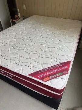 Colchão de casal (1,38 m X 1,88 m) + box 