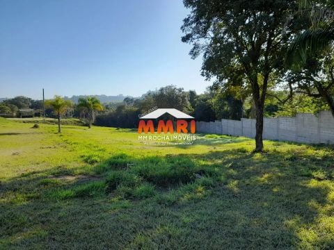 Terreno no Condomínio Village da Serra, Araçoiaba da Serra /SP