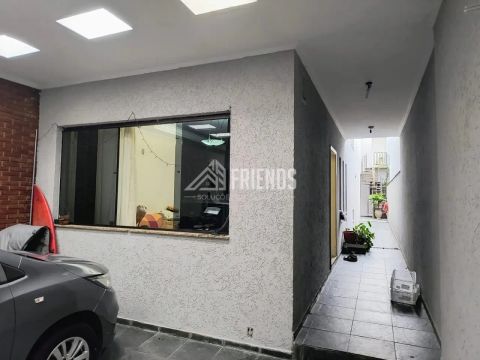 SOBRADO PARA LOCAÇÃO COM 250² COM EDICÚLA, 3 DORMITÓRIOS SENDO 1 SUITE, 2 VAGAS, PRÓXIMO D