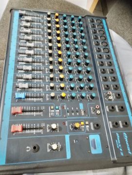 Mesa de Som Oneal 12 canais com usb