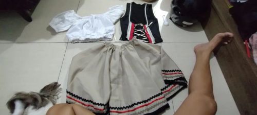 Conjunto de Roupas Tradicional