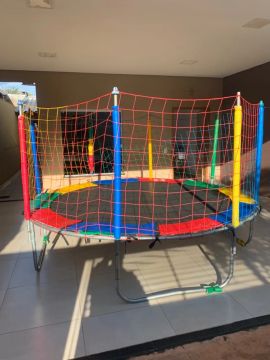 Pula pula, decoração, tobogã, futebol de sabão, barraca de algodão doce, mesas 
