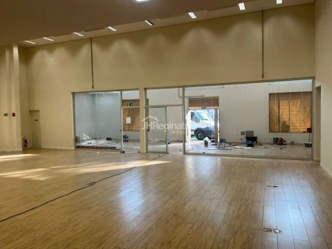 Loja Ponto Comercial em Wanel Ville, Sorocaba/SP