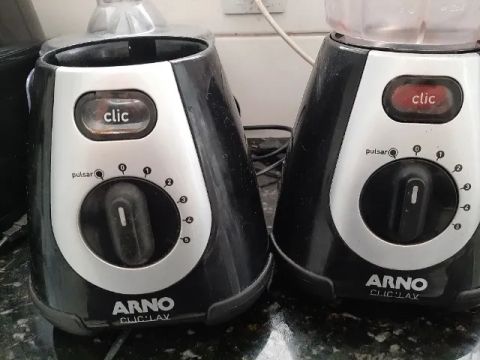 2 MOTORES E UM COPO
