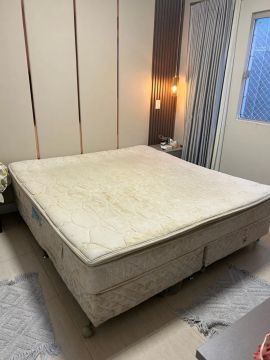 Cama Box King com Colchão 