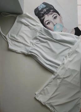 vestido longo em suplex, modelagem ajustada ao corpo