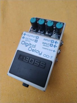 Pedal de delay Boss DD-7