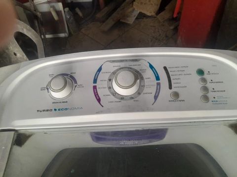 Máquina de Lavar Roupa Turbo Economia