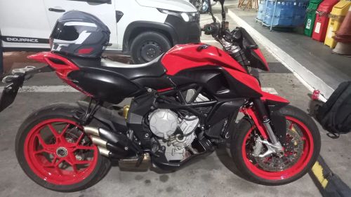 MV Agusta Brutale 800
