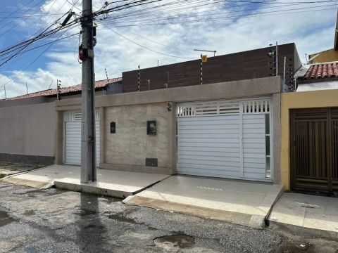 CASA EM RUA PÚBLICA - LEITE NETO ,