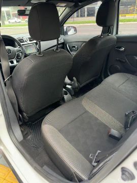 Logan zen CVT 1.6 automático.