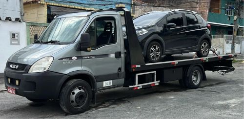 Reboque iveco 70c17 ac troca 