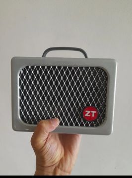 Amplificador de Guitarra ZT