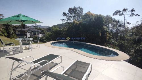 RESIDÊNCIA DE LUXO CONDOMÍNIO VALE DAS SAMAMBAIAS - 276 M² - R$ 2.500.000,00. PORTEIRA SEM