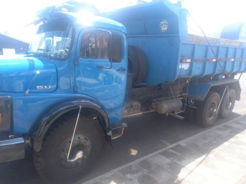 Caminhão Mercedes 1513 truck Basculante . Caçamba 