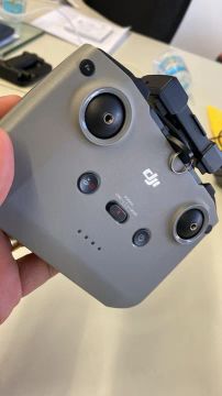 Controle remoto DJI RC-N1 original sem marcas de uso