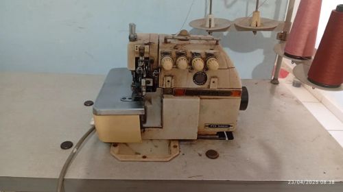Máquina de Costura Overlock ponto cadeia 