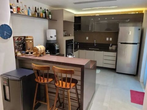 Apartamento 4/4 a venda na 13 de julho ^