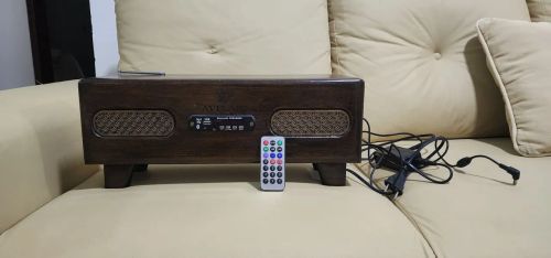 Rádio retrô em madeira maciça funciona Bluetooth, mp3, fm, usb, sd card.