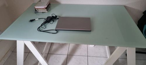 Mesa de Escritório em Vidro com Estrutura Branca