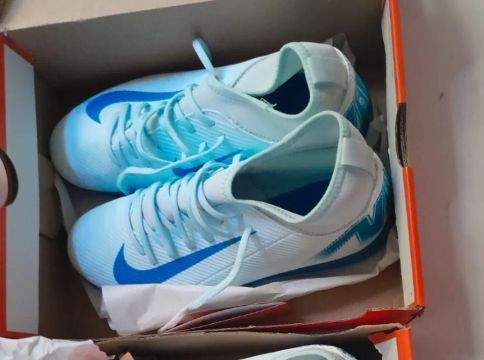 Chuteira Nike 