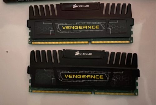 Memória RAM Corsair Vengeance DDR3 16gb (2x8gb) 1600mhz