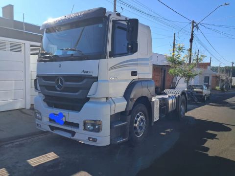 Vende-se axor 2035 4x2 manual 