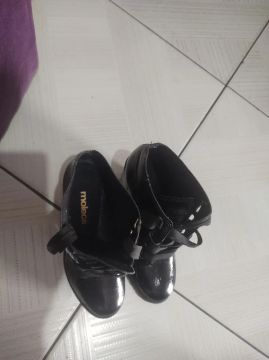 Botas Moleca Preta número 37 em ótimas condições retirar no ganchinho Curitiba PR!