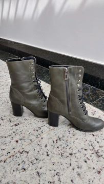 Bota cano médio Shultz