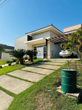 CASA EM CONDOMÍNIO À VENDA NO VILLAGE DA SERRA - ARAÇOIABA DA SERRA/SP