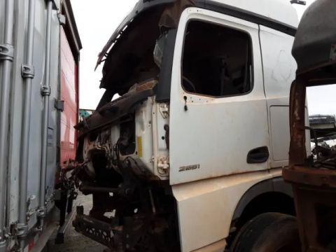 Sucata Actros 2651 6x4