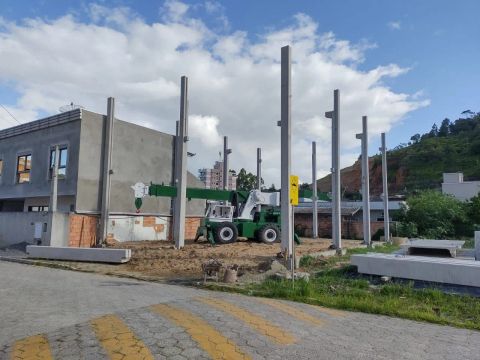 Mini Trator Agrícola