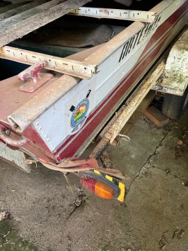 Barco tipo chata 4m com carreta/reboque