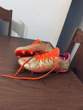 Chuteiras Puma tamanho 40