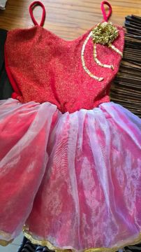 Vestido de bailarina infantil - vermelho com detalhes dourados