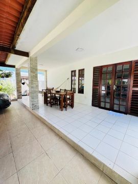 Casa em condomínio fechado 