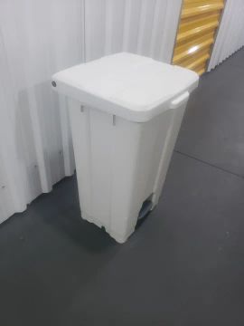 Cesto com pedal