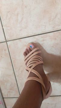 Vende-se n 35 R$ 20 sapatilha, sandália de salto R$ 50 whatsapp *50