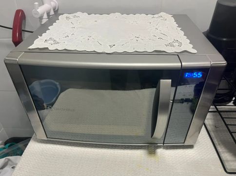 Micro-ondas Electrolux 31L Inox Espelhado com Função Grill e Blue Touch