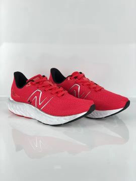 Tênis New Balance Evoz V3