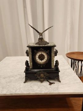 Relógio de Mesa Antigo com Águia em Mármore 