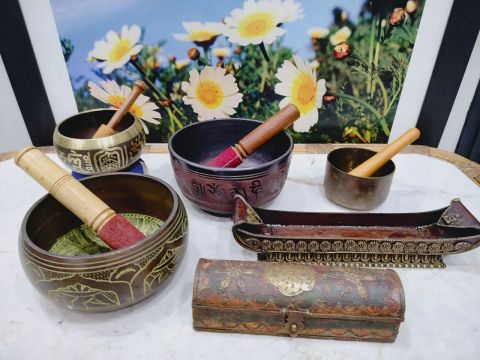 Kit de 4 peças para meditação com bowls tibetanos e caixa de madeira