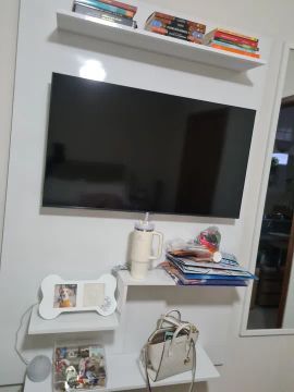 Rack de Parede Branco com Prateleiras